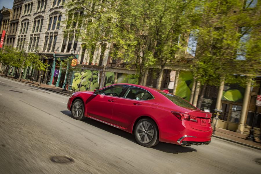  Acura TLX SH-AWD 2017 года  (фото 9 из 36)